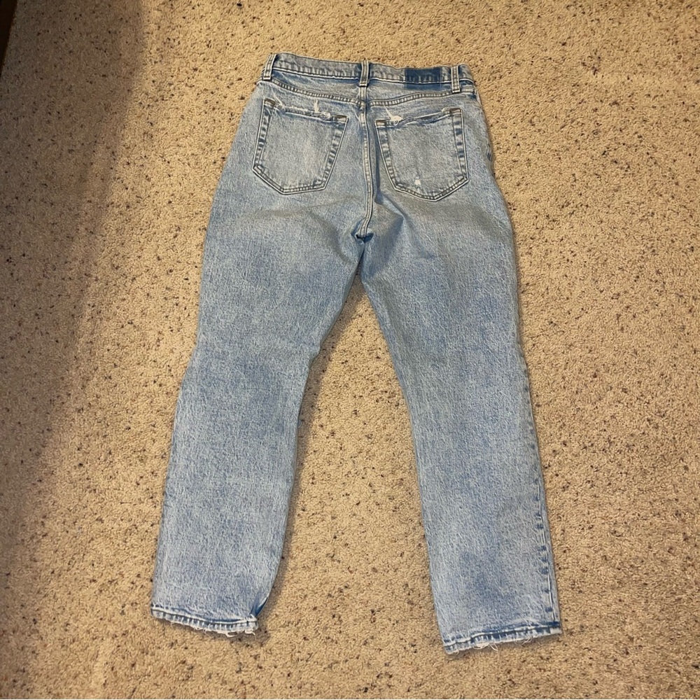 A&F High Rise Distressed Light Wash Straight Leg Jeans Size 28 - Picture 3 of 5